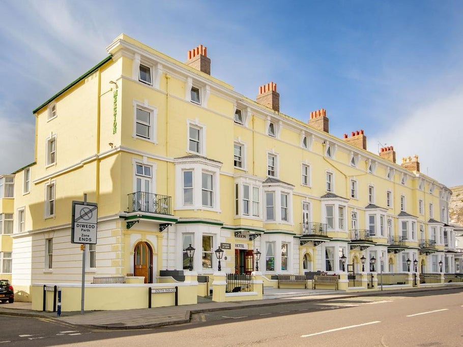 Wales – Llandudno Turkey & Tinsel
